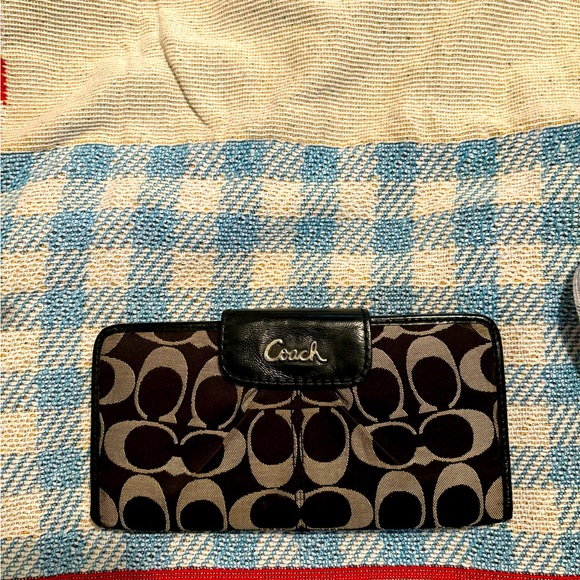 Coach wallet - Picture 1 of 2